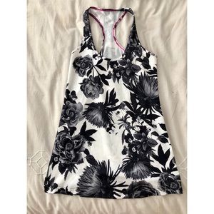 Lululemon workout tank like new